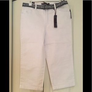 NEW GLORIA VANDERBILT AMANDA WHITE CAPRI SIZE 10